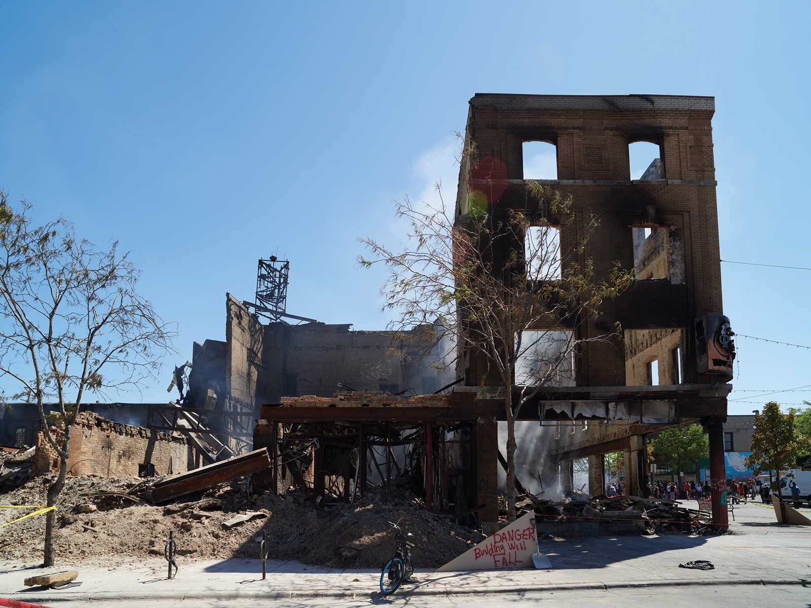 A building that has mostly collapsed from being burned