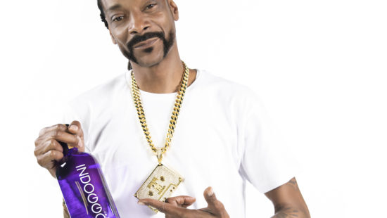 Snoop Dogg Mixes His New Gin In Minnesota