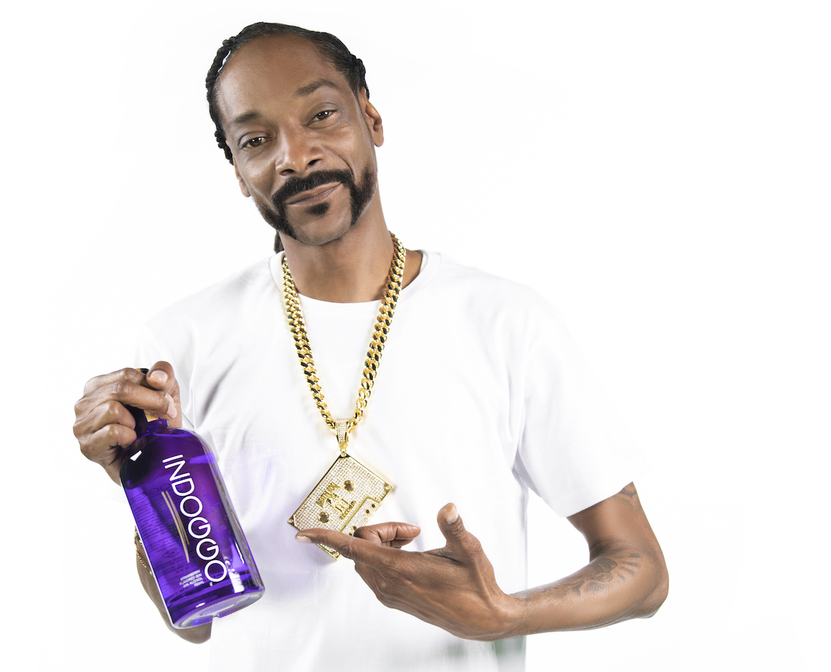 Snoop Dogg Mixes His New Gin In Minnesota