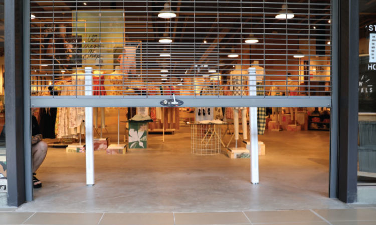 Bankers’ Hours at the Mall