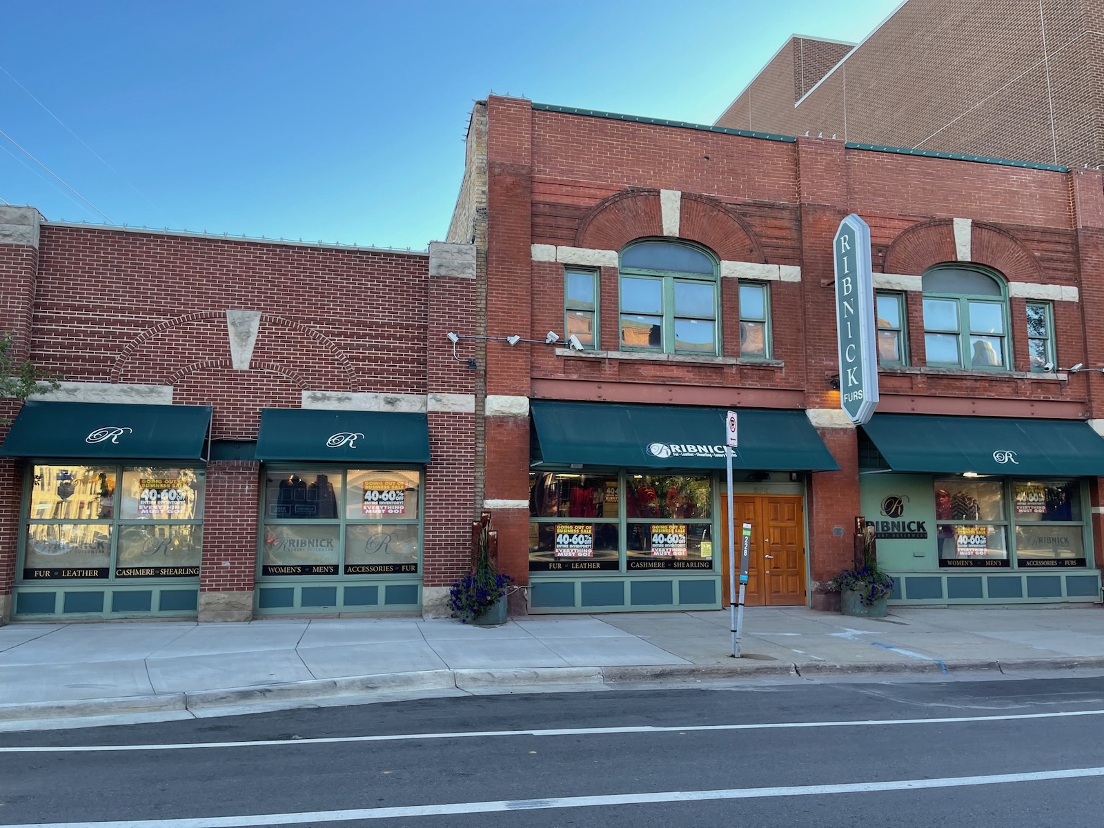 Ribnick Furs to Close After 76 Years