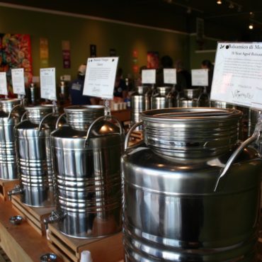 Small Retailers Scramble to Keep Shelves Stocked