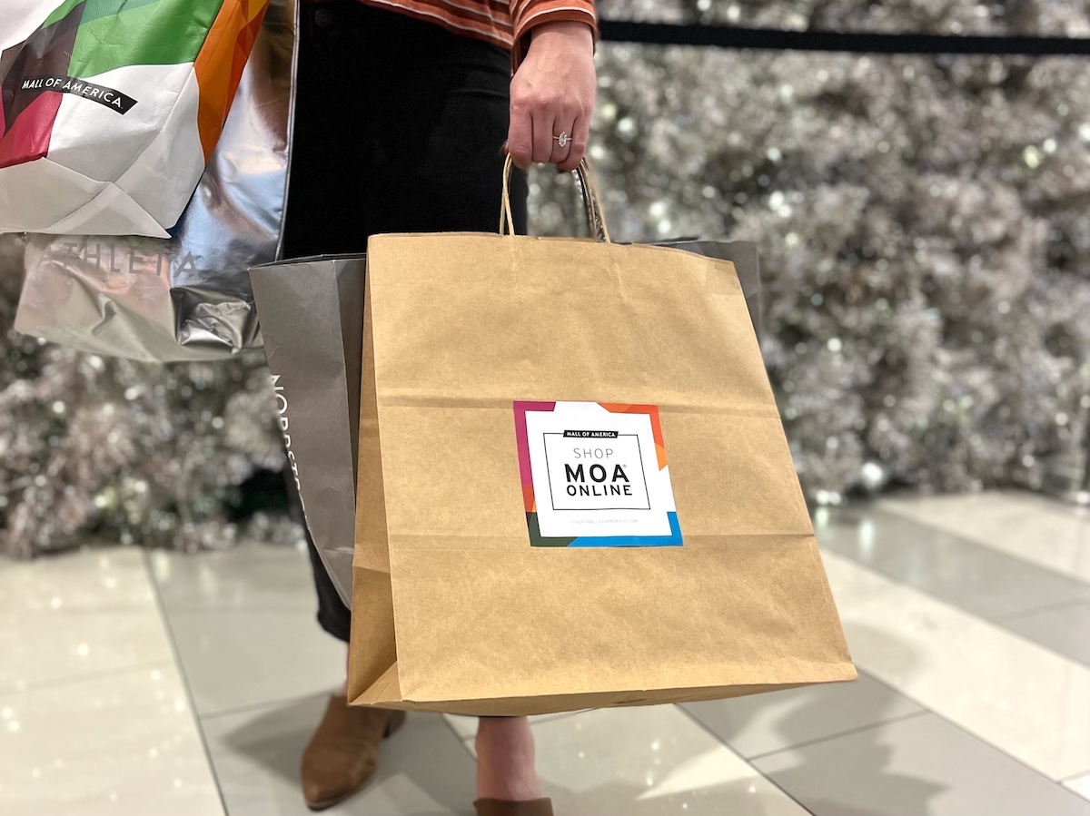 Mall of America Embraces Online Shopping