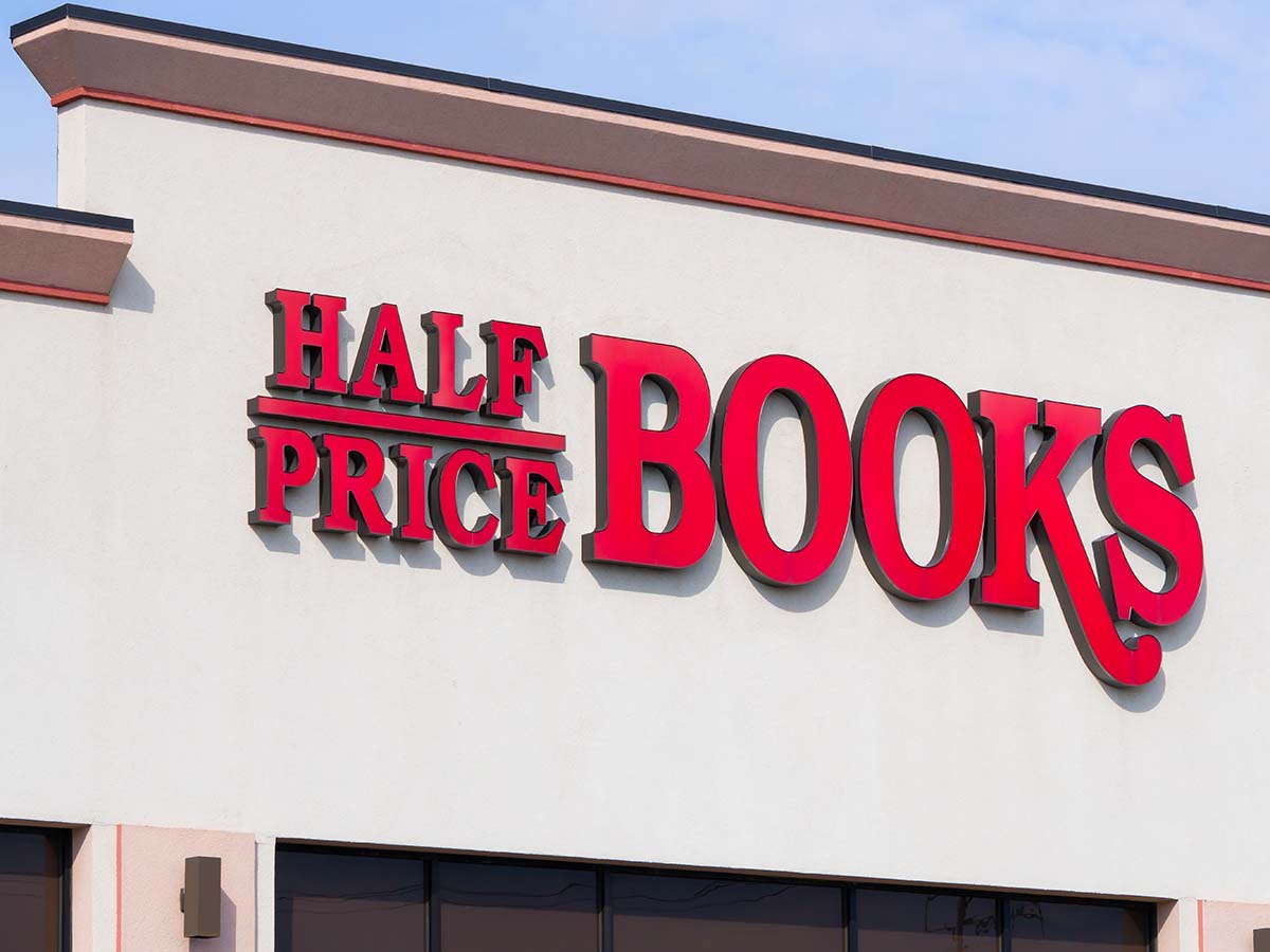 Half Price Books Workers Unionize at Four Minnesota Stores