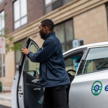Electric Car Sharing Program Takes Root in the Twin Cities