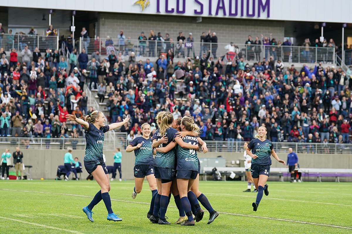 Minnesota Aurora Expands Its Community