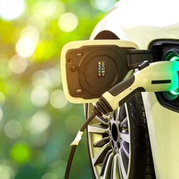 What California’s Ban on New Gas-Powered Cars Means for Minnesota