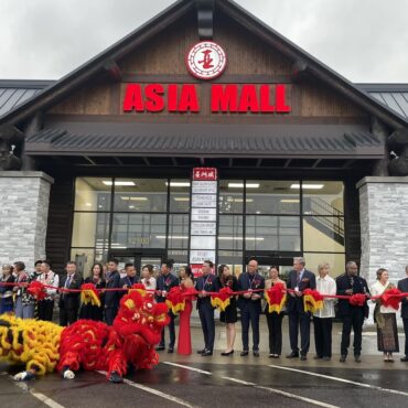 The Asia Mall Takes Root in Eden Prairie