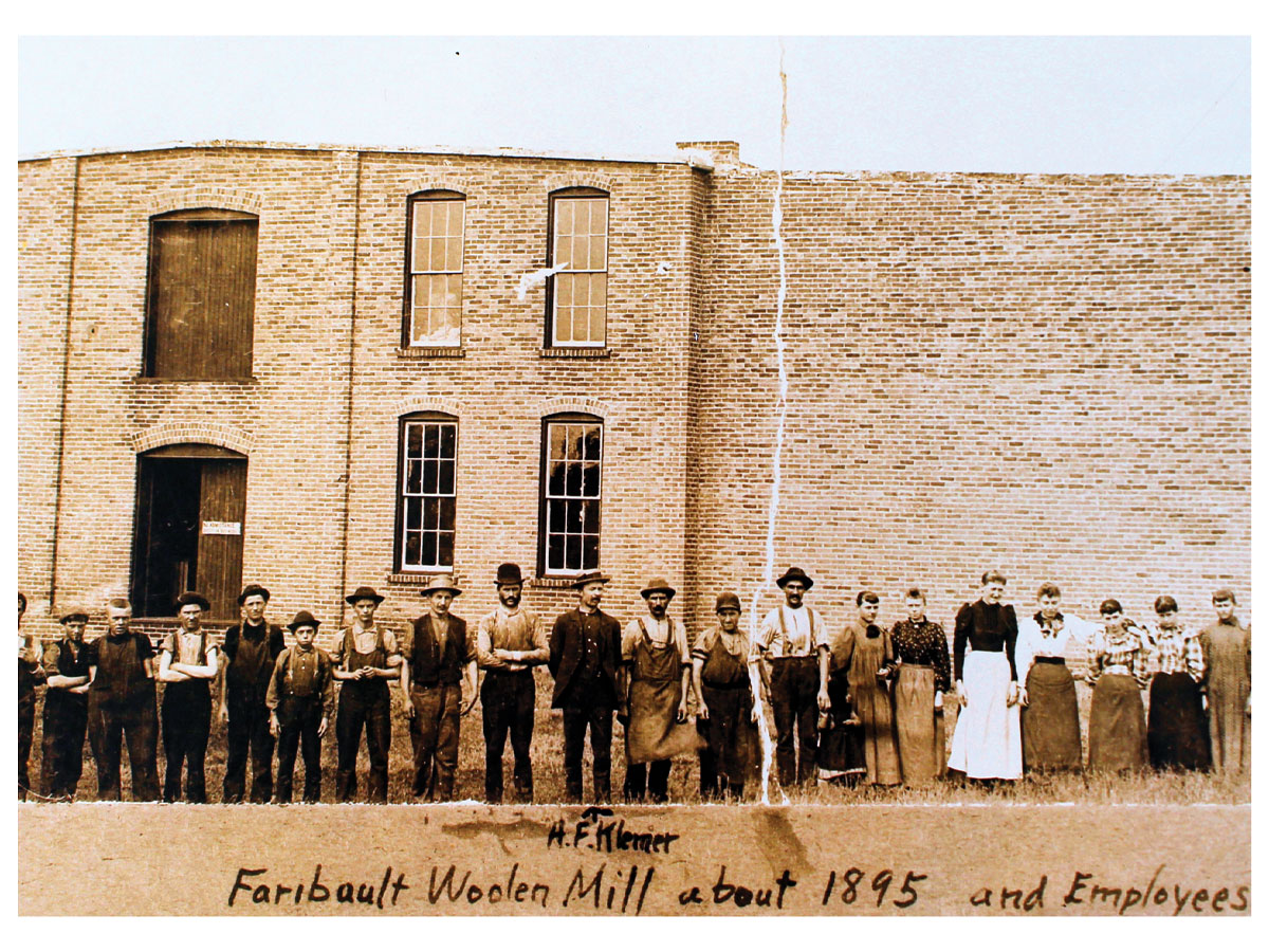 Faribault Woolen Mill employees, circa 1895