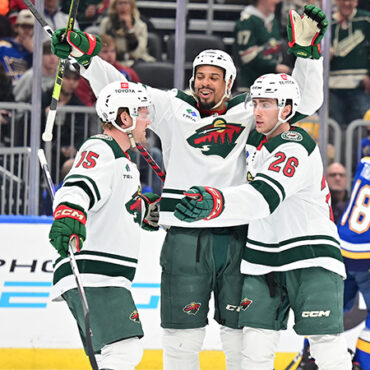 Good Sports Teams Embrace Common Mission Lacking in the Nation, Some Workplaces