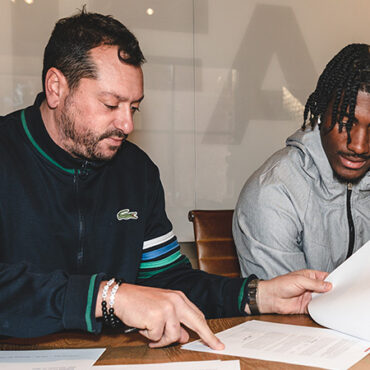 NFL Players to Converge in Wayzata This Weekend