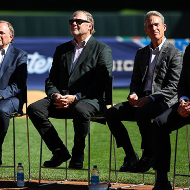 Wild’s Owner Promotes General Manager Bill Guerin