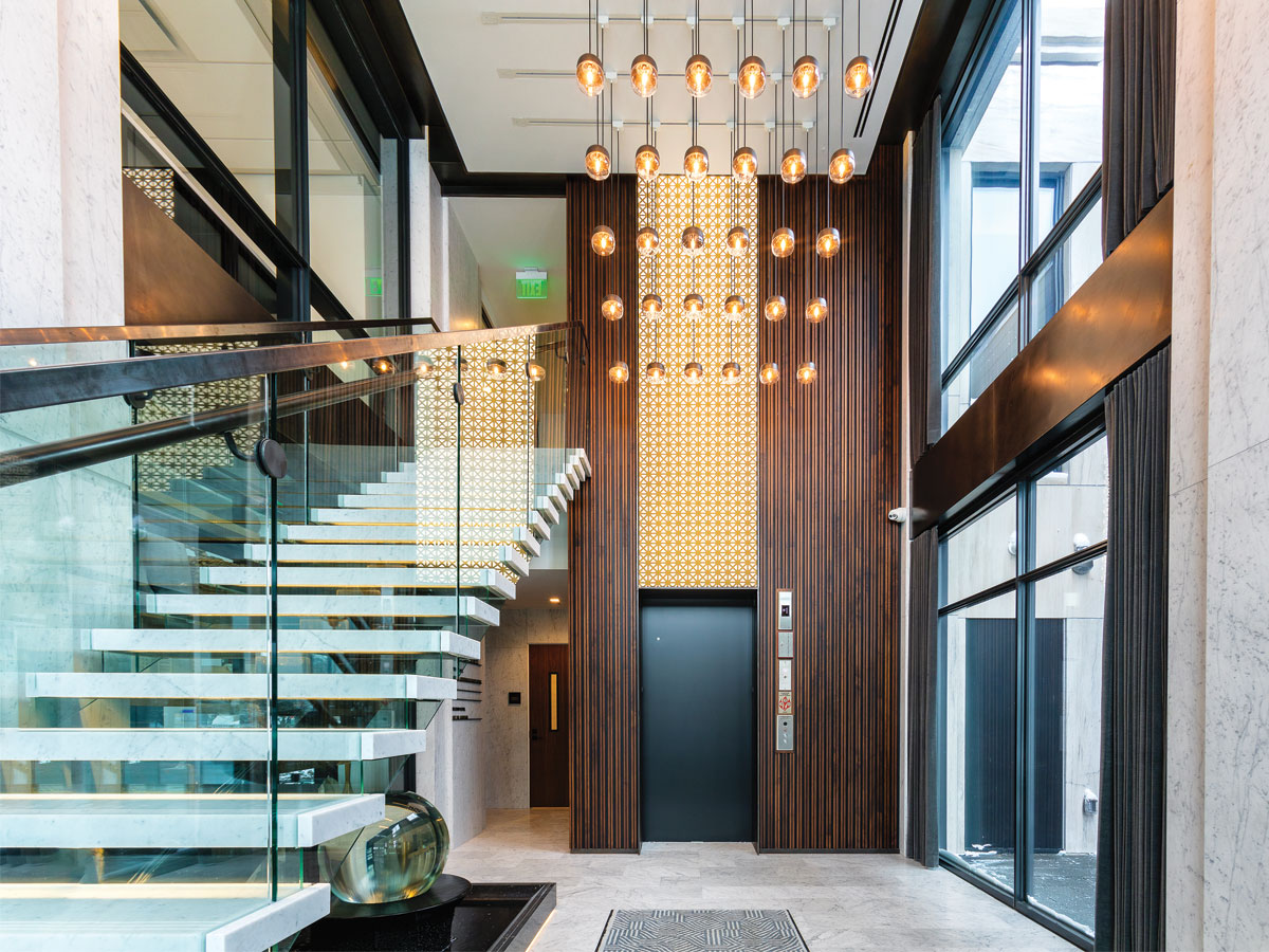 401 Lake Street East