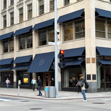 Zelo Reopens for Lunch