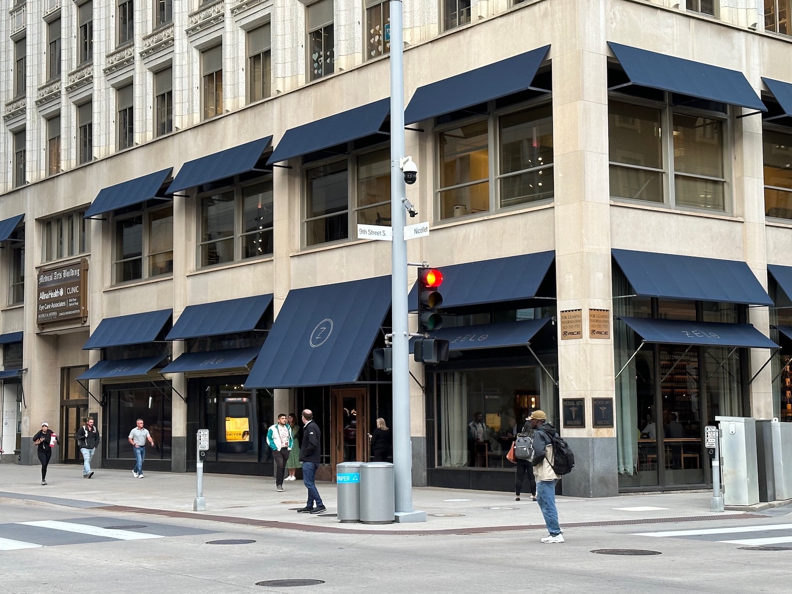 Zelo Reopens for Lunch