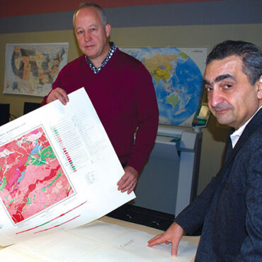 The Media Mouse Surviving the Big Tech Meteor