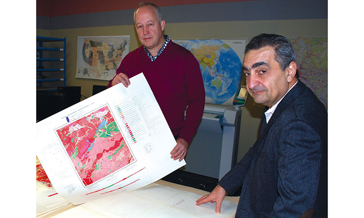 The Media Mouse Surviving the Big Tech Meteor