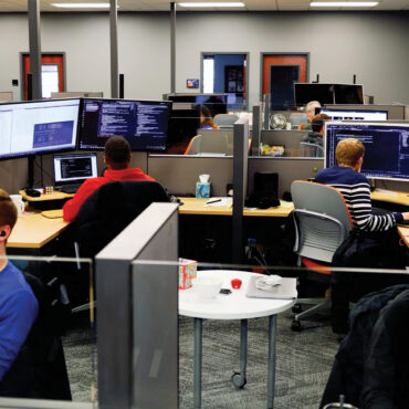 Custom Software vs Off-the-Shelf Solutions