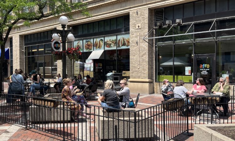 Downtown St. Paul Counts on the Lunch Rush