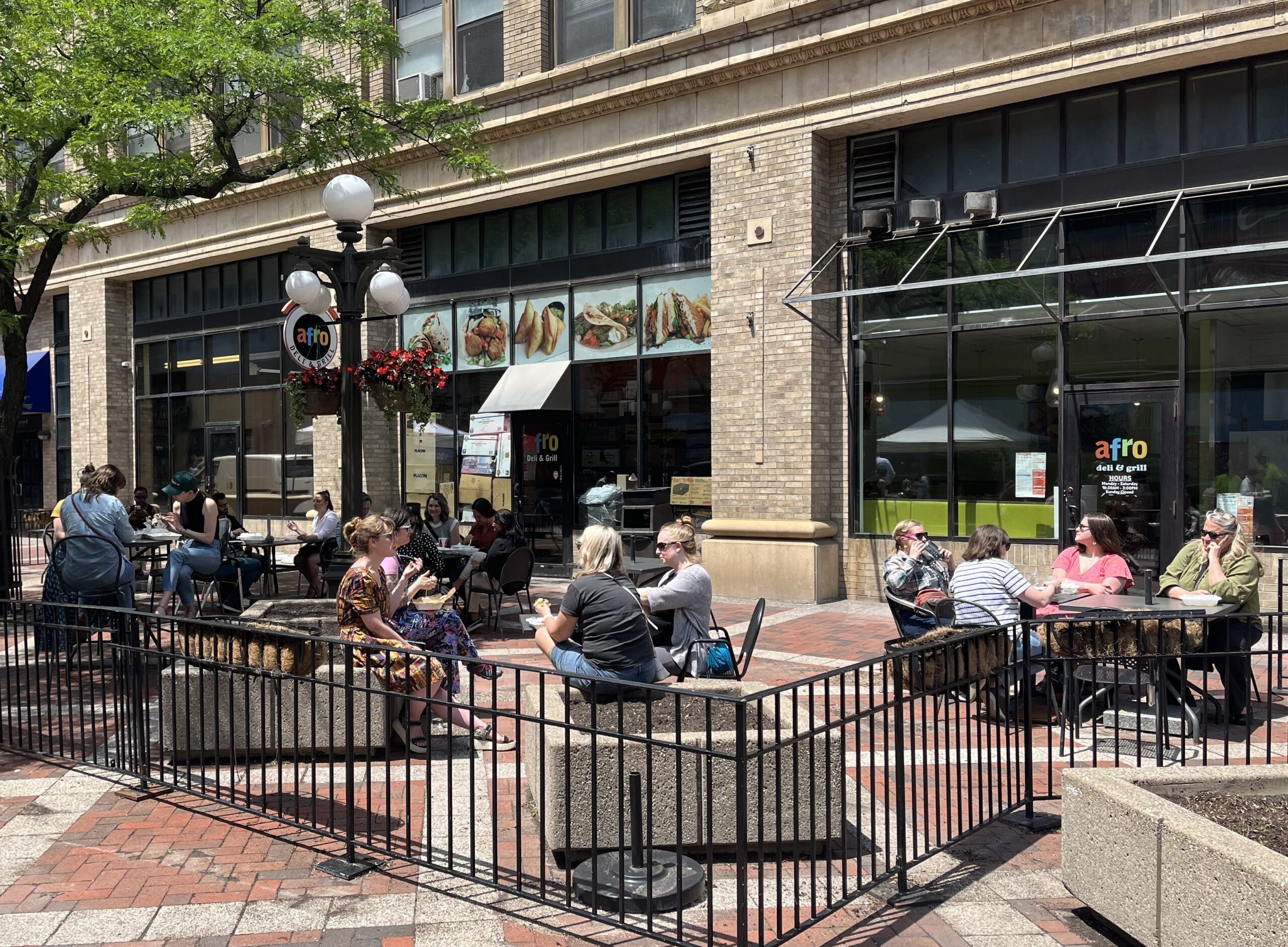 Downtown St. Paul Counts on the Lunch Rush