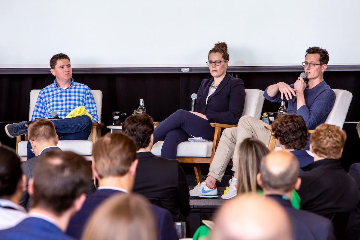 The More You Know: How Good Investors Get Better