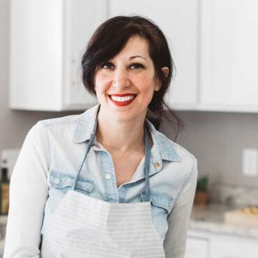 Social Network: Robyn Frank