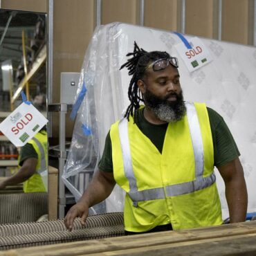 Minnesota Economy Grows as Formerly Incarcerated Workers Feel Slowdown