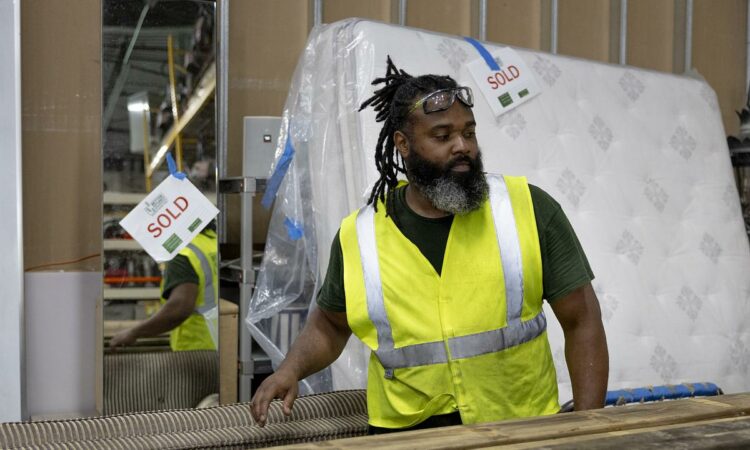 Minnesota Economy Grows as Formerly Incarcerated Workers Feel Slowdown