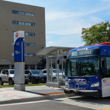 Metro Transit Opens New Bus Line Connecting U of M, Uptown, and Edina